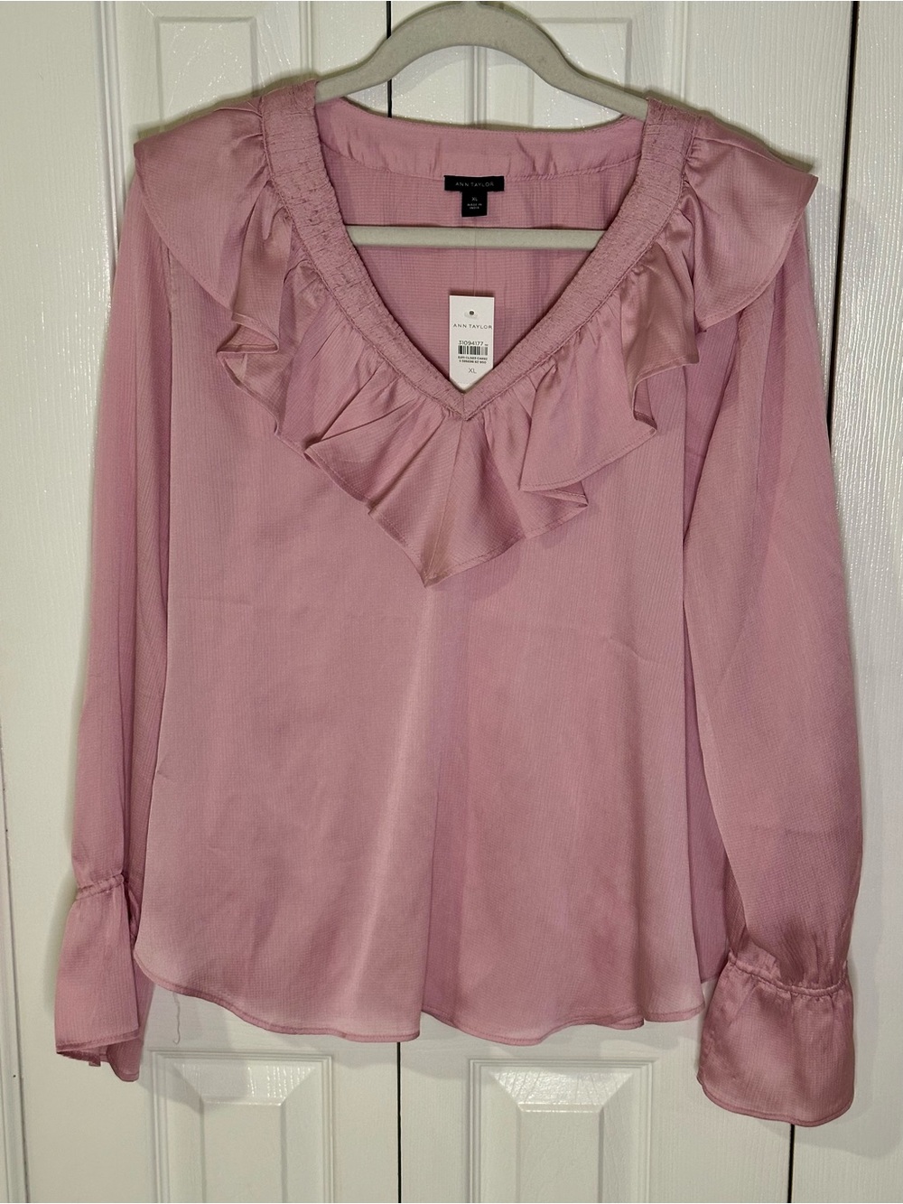 Ann Taylor Dusty Pink Ruffle V-Neck Long Sleeve Blouse | NWT | XL
